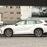 Toyota Crown Kluger 2026 2.5L HEV tracción delantera versión Luxury