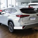 Highlander 2026 2.5L híbrido eléctrico inteligente de doble motor con tracción en dos ruedas versión de lujo 7 asientos