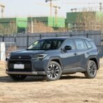 Toyota RAV4 híbrido 2.0L tracción delantera versión Luxury 2026