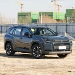 Toyota RAV4 híbrido 2.0L tracción delantera versión Luxury 2026